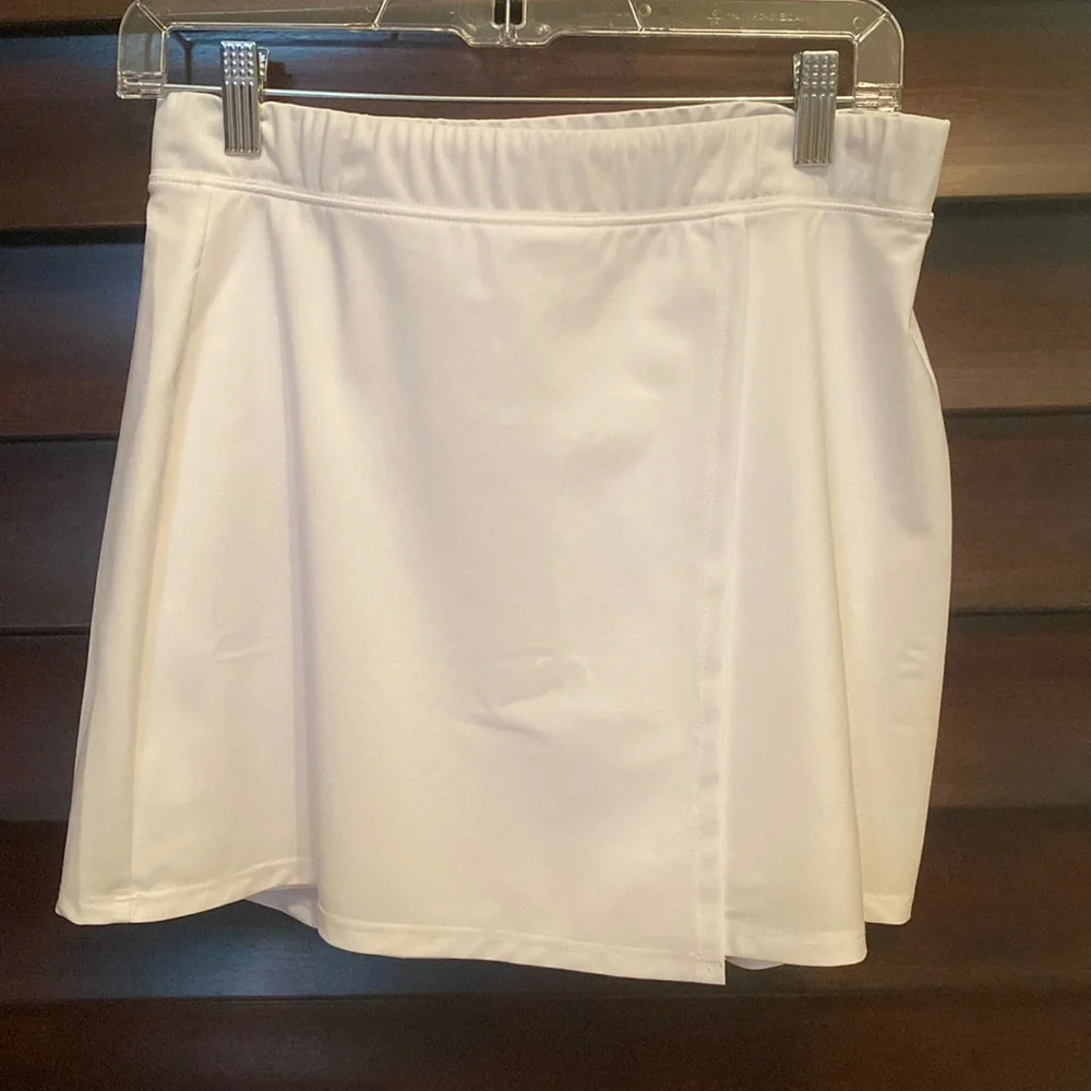 NWOT White Abercrombie High Rise Skort - Picture 1 of 1